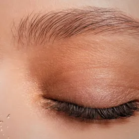 3 formas de usar la sombra café para definir las cejas al instante.jpg