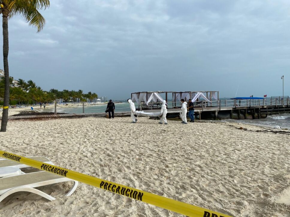Mueren dos sujetos ahogados en Playa Gaviota Azul en Benito Juárez (2)