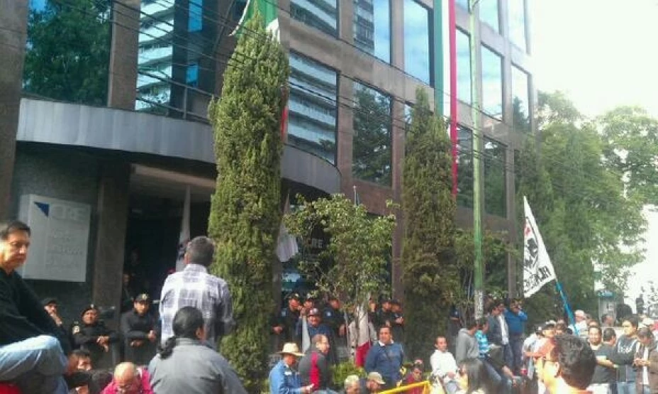 Manifestantes del Sme cierran Horacio entre J Balmes y L Vives
