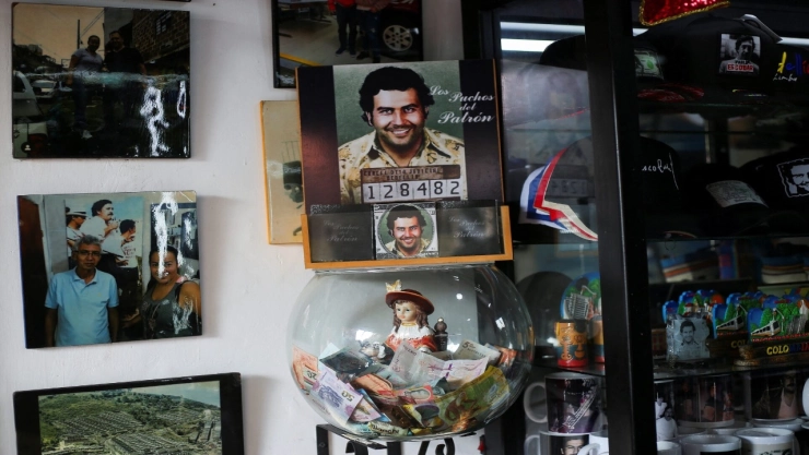 Pablo Escobar, Colombia prohibe productos