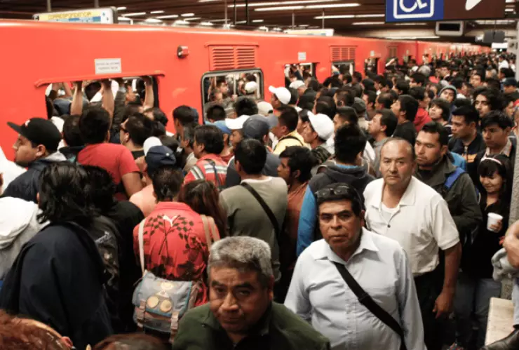 metro-marcha-lenta-17-de-septiembre