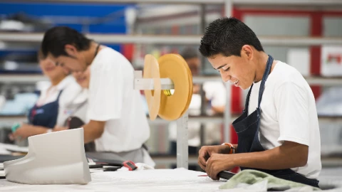 AMLO anuncia incremento del 20% del salario m&iacute;nimo en 2023