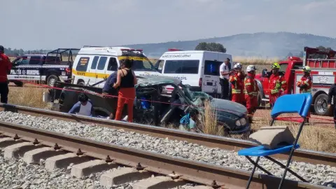 FOTOS | Así terminó la camioneta tras el choque con un tren que dejó múltiples víctimas