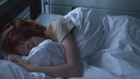 ¿Qué significa despertar a las 3 am?