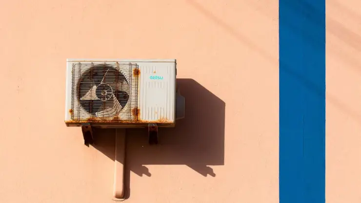 ¿En qué temperatura tiene que estar mi aire acondicionado para no consumir mucha luz en Yucatán?