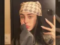 Nicki en el espejo.jpg