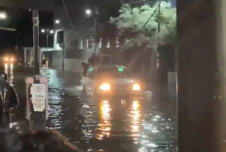 Incendio en Vaso Regulador “El Cristo” en Naucalpan e inundación por fuga en Tultitlán, Estado de México