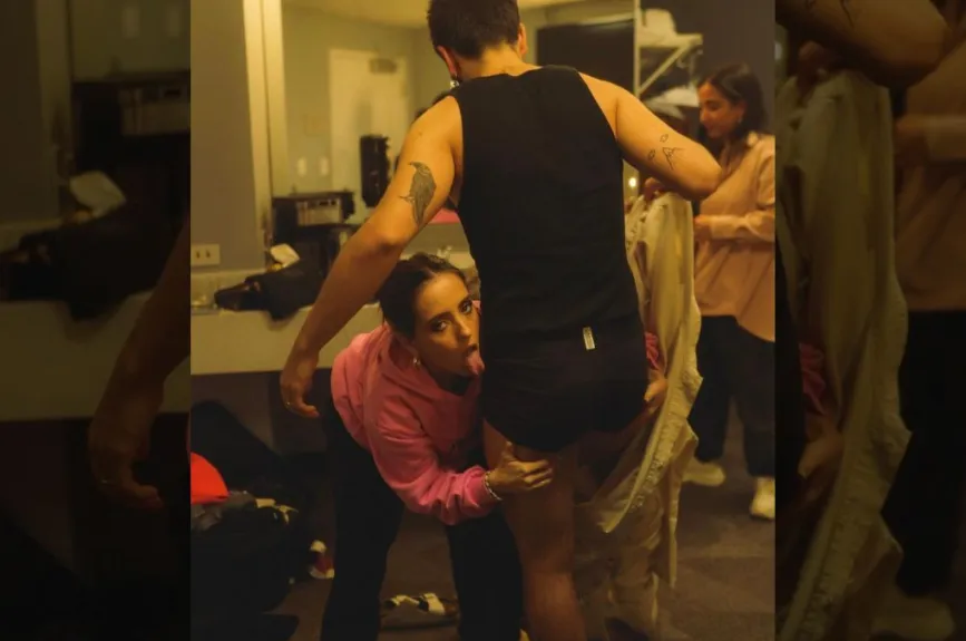 Camilo Y Eva Luna Jugando.jpg