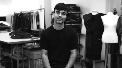 Javier Soria diseñador de moda de la obra La Malinche