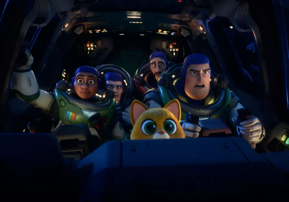 Emiratos Árabes y 13 países vetan ‘Lightyear’ por beso entre mujeres