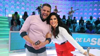 Siempre bailando, riendo y pasándola genial en La Rueda de la Suerte.