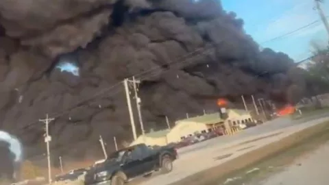 VIDEO: Captan explosión e incendio tras accidente de avión en EE. UU; ¿Hay sobrevivientes?