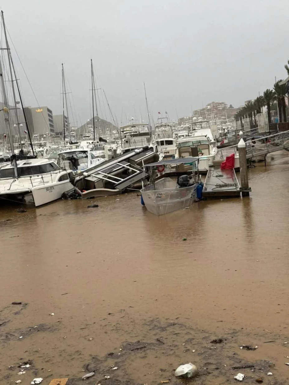 Efecto de huracán en Los Cabos