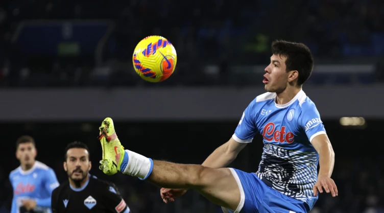 Chucky Lozano ante Lazio