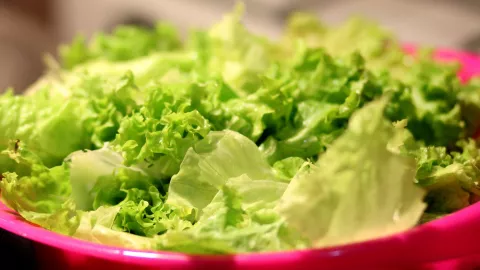 ¿Cómo desinfectar la lechuga? ¡Solo necesitas un ingrediente!