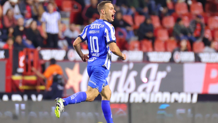 Sergio Canales celebra un gol con Monterrey