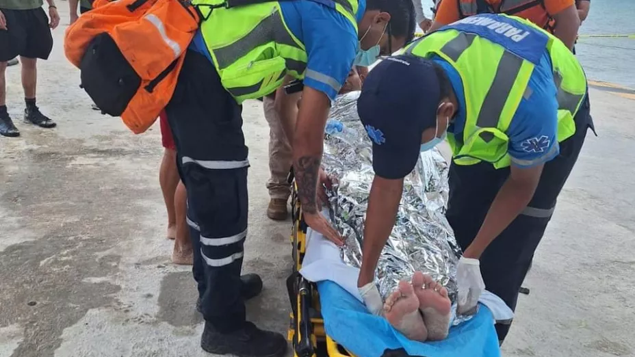 Rescatan a persona en muelle de Parque Fundadores en Playa del Carmen; presentaba crisis nerviosa.jpeg