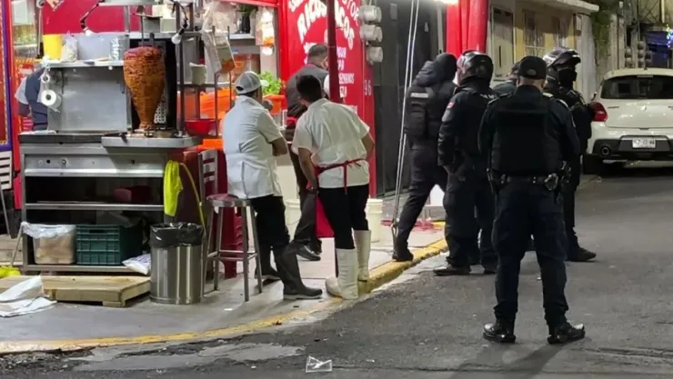 CDMX: Joven muere acribillado mientras comía en taquería de San Andrés, Iztapalapa