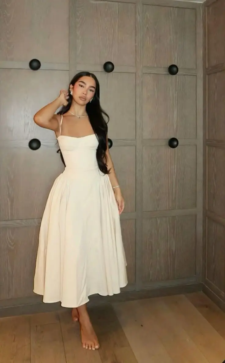 Los vestidos de corte A agregan volumen a la parte inferior del cuerpo