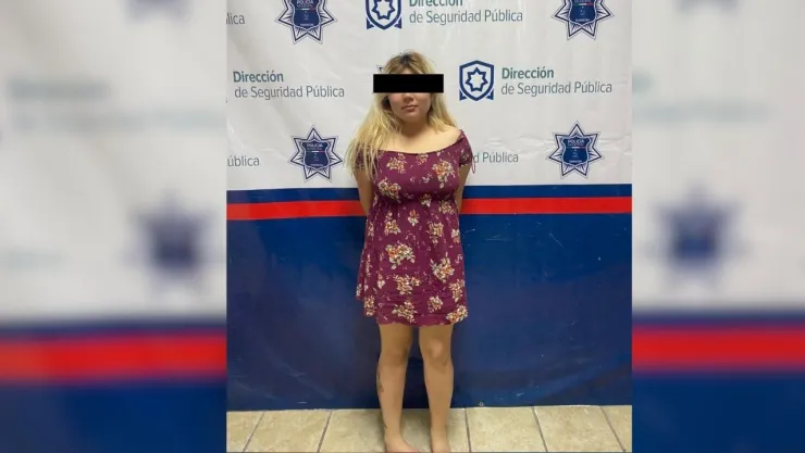 En Torreón, joven es detenida tras discutir con su pareja y golpear a policía.jpg