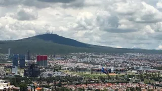 senderismo en el cerro del cimatario.jpg