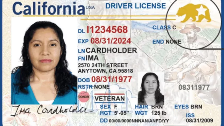 Una licencia de conducir Real ID en California.
