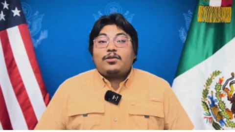 La NASA recluta al mexicano Guillermo Chin para explorar la luna de Saturno