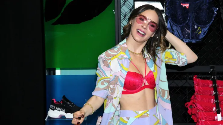 Belinda habría escapado en una maleta para no hablar de Christian Nodal