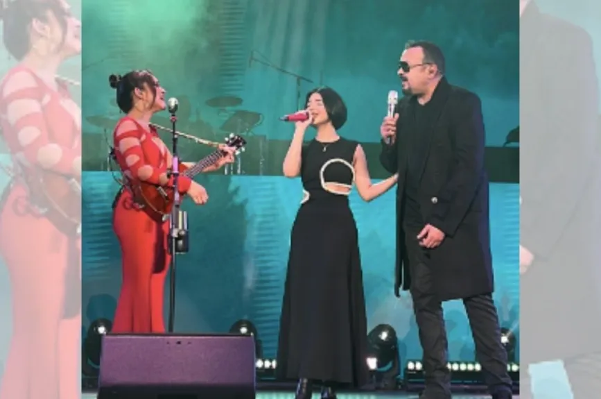 Pepe Aguilar y Ángela Aguilar (11).jpg