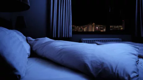 Conoce la razón por la que no debes dormir con las ventanas abiertas