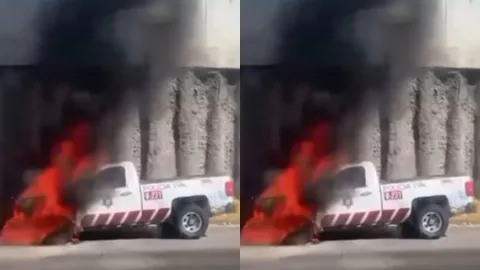VIDEO | ¡Fuertes imágenes! Incendio consume patrulla de la Policía Vial en pleno Periférico