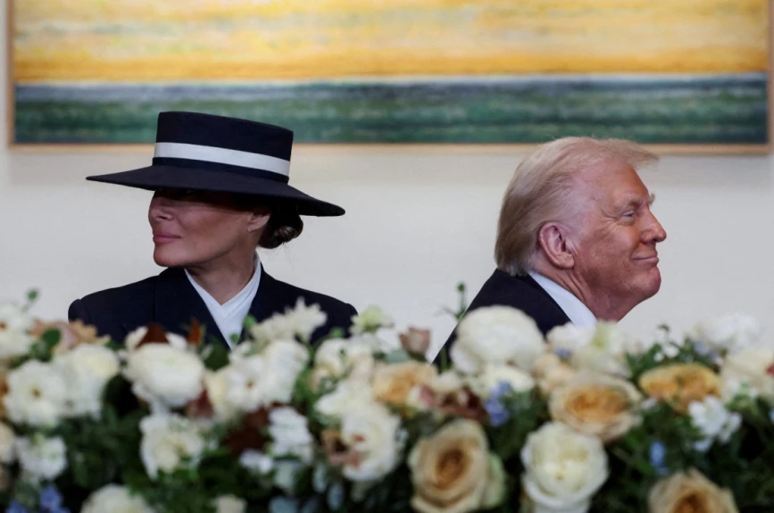 Fotos y momentos destacados de Donald Trump y Melania durante la toma de protesta presidencial.
