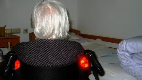 Abandona a su mamá en un bar de Argentina