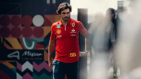 _Sigo siendo el Rey’_ Carlos Sainz canta junto a Mariachis a todo pulmón.jpg