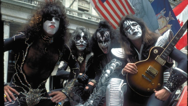 KISS seguirá actuando tras su retiro de los escenarios