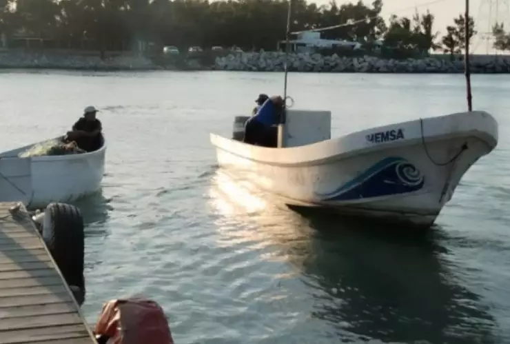 Ordenan CIERRE de puerto en Celestún por Frente Frío 25