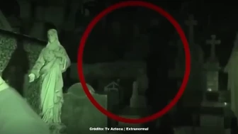 extranormal cementerio joe herrera tumbas angel.png