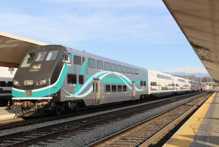 Un tren MetroLink en Los Ángeles.