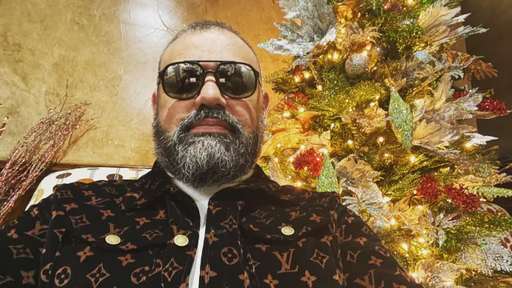 Ricardo Muñoz, vocalista del grupo Intocable dio a conocer en sus redes sociales que ya había recibido la primera dosis, de dos, de la vacuna contra la COVID-19.