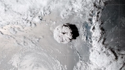 Tonga erupción NASA espacio