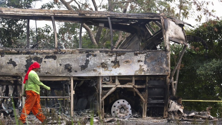 Camión en llamas en Cancún a Tabasco