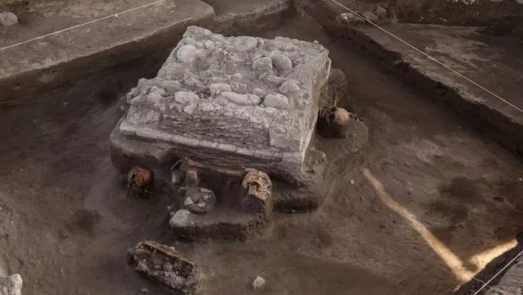Descubren altar y ofrendas en Tula