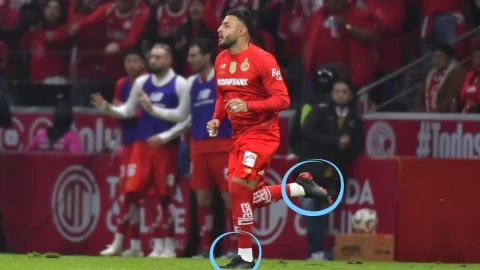 Estos son los inéditos tachones con los que Alexis Vega marcó el penal del bicampeonato con Toluca