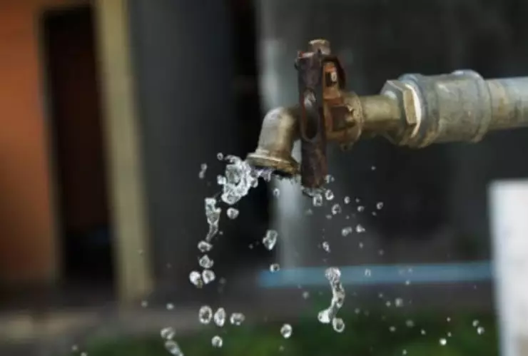 Corte de agua masivo dejará sin servicio a miles en Jalisco Conoce la fecha y horarios. En la imagen se observa una llave que hace referencia a la faltya se suministro que habrá en Tonalá, Tlaquepaque y Juanacatlán en la Zona Metropolitana de Guadalajara en Jalisco-