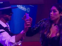 Durante la fiesta de Halloween, el cantante habló con Kunno de sus diferencias