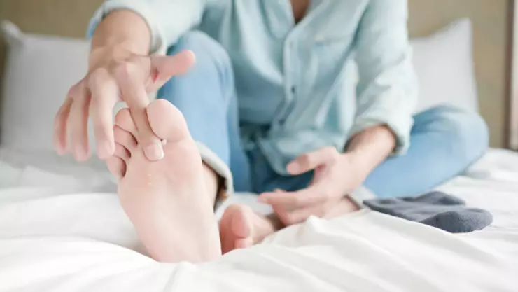 ¡Adiós al mal olor de pies! Consejos prácticos para mantener tus pies frescos y saludables