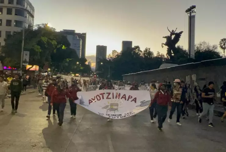 Ayotzinapa 10 años padres, madres familiares justicia