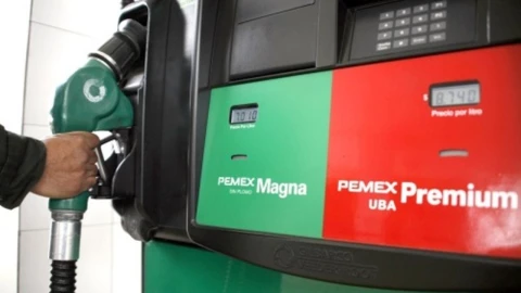Las CONSECUENCIAS de combinar gasolina magna y premium en tu automóvil