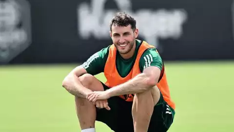 ¿Mexicano, argentino? Santiago Giménez sufre cambio de nacionalidad