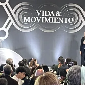 Entrega de reconocimientos en la ceremonia Galardón institucional “Vida y Movimiento”.